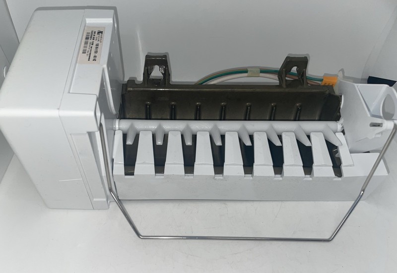 Genuine Whirlpool 24ECKMF Ice Maker Kit W10190965 **NEW** Old Stock OpenBox gallery