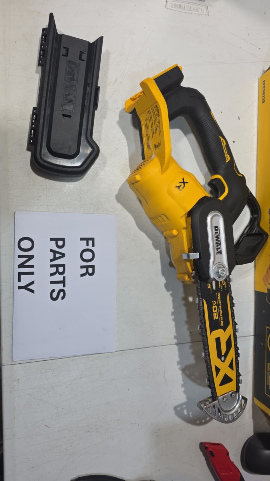[FOR PARTS] (DCCS623B) Dewalt Max 8" 20V Pruning Electric Cordless Chainsaw gallery
