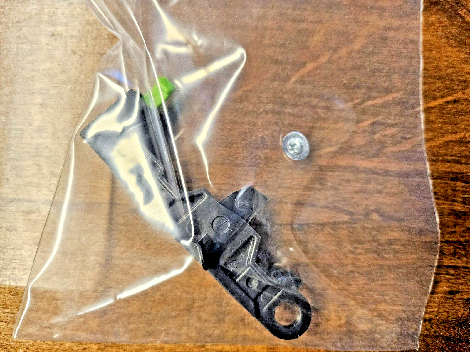 OEM iRobot Roomba Brush Latch e5 i1 i2 i3 i4 i5 i6 i7 i8 j5 j6 j7 j8 j9 j10 + gallery