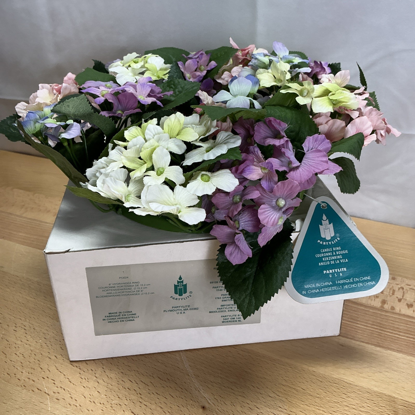 Partylite PO024 6” Hydrangea Floral Candle Ring w/ Box ~ NOS gallery