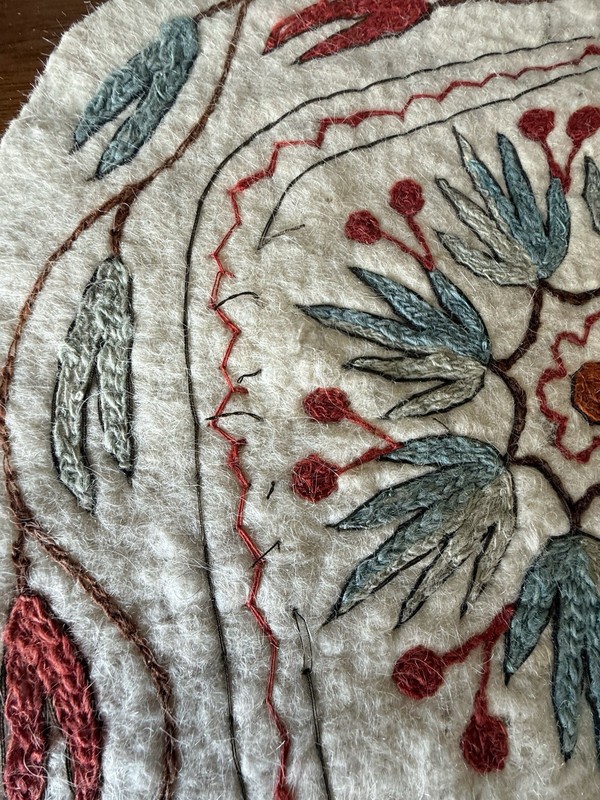 FELTED WOOL RUG-BLANKET-THROW. MULTI COLOURED FLORAL 34 X 62 gallery