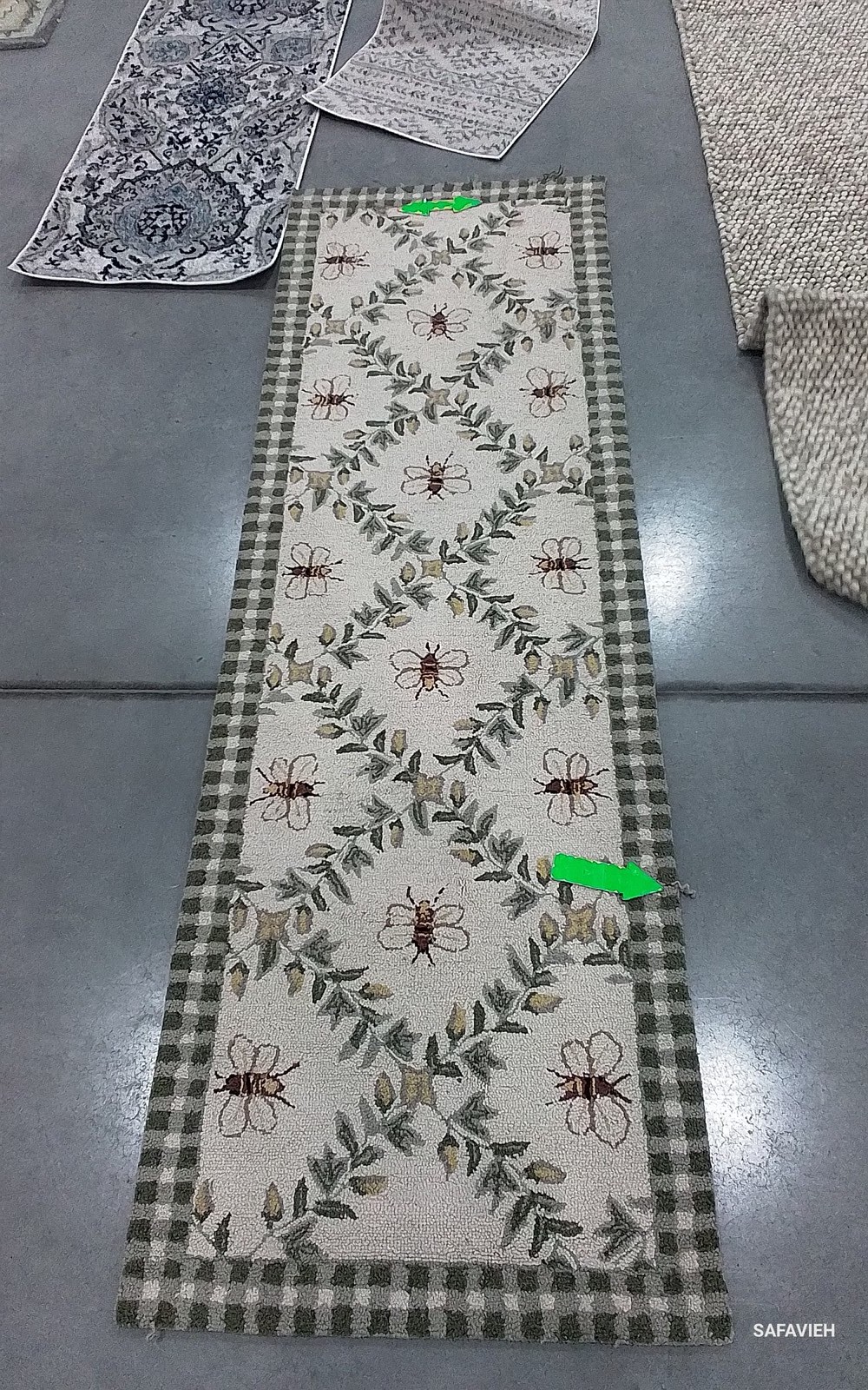 IVORY/GREEN 2'-6" x 8'-0" Damaged Binding Rug, Reduced Price 1172799626 HK55A-28 gallery