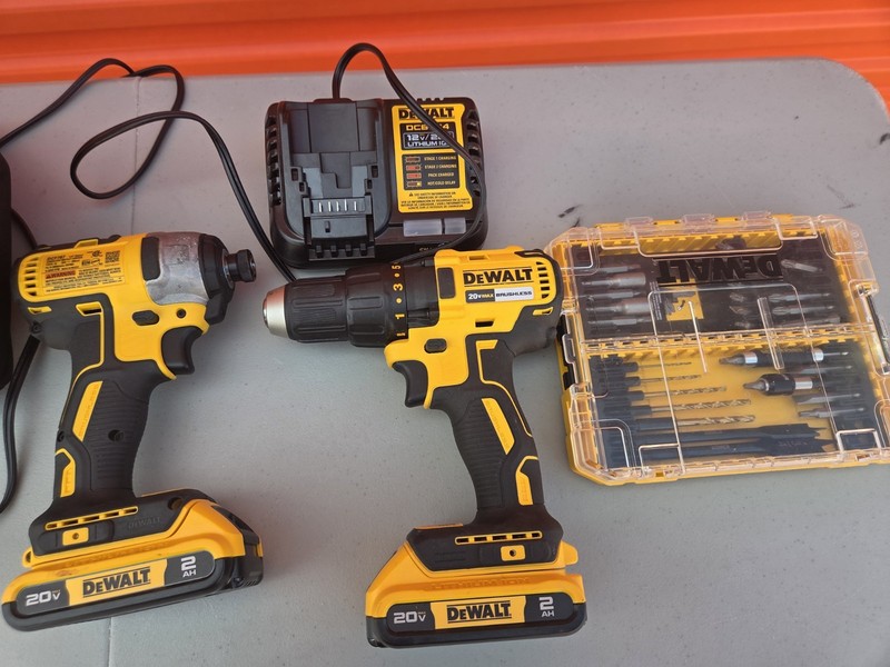 DeWALT DCK277 20V MAX Brushless Drill & Impact Driver Combo Kit gallery