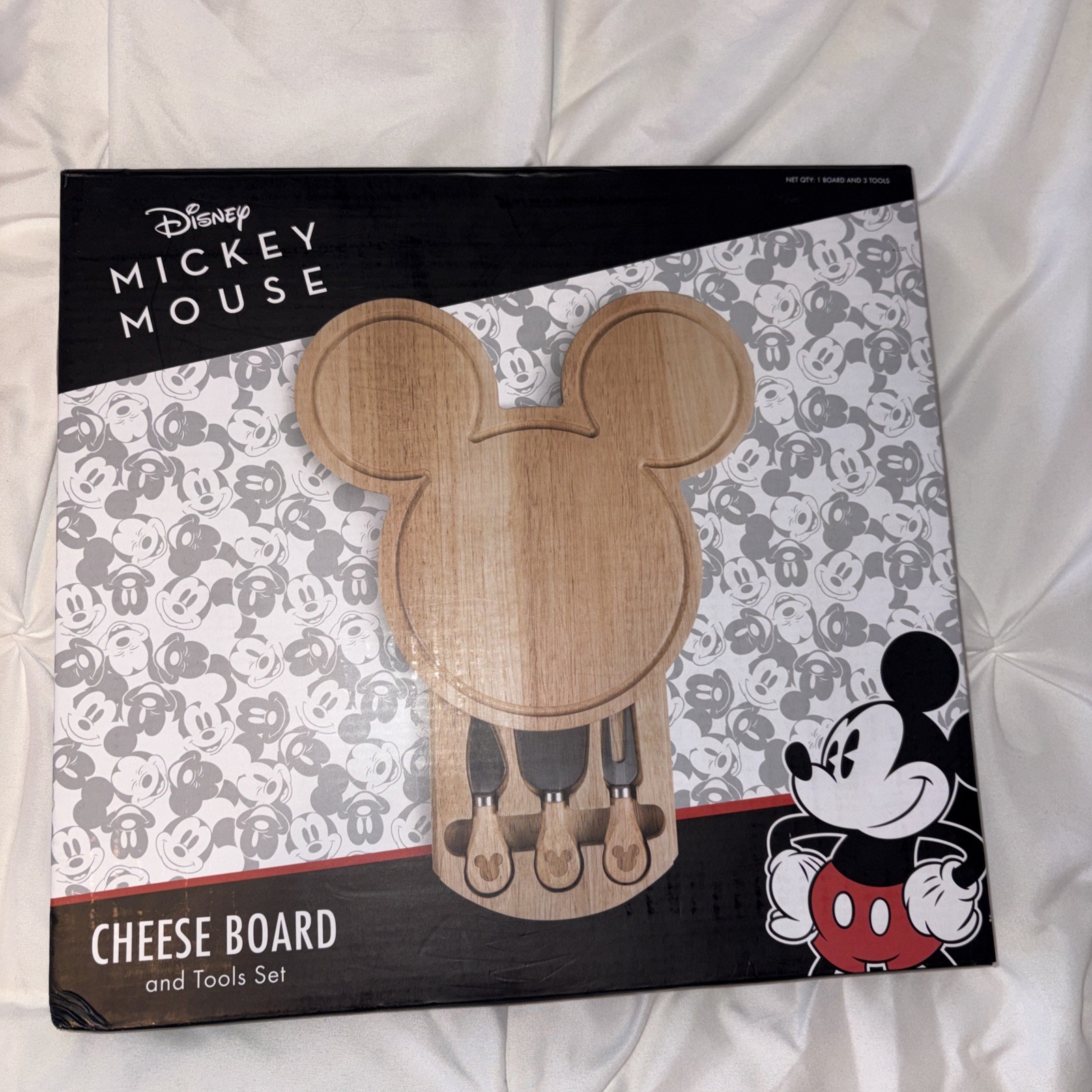 Picnic Time Disney Classic Mickey Mouse Cheese Board - 500-00-505-043-11 gallery