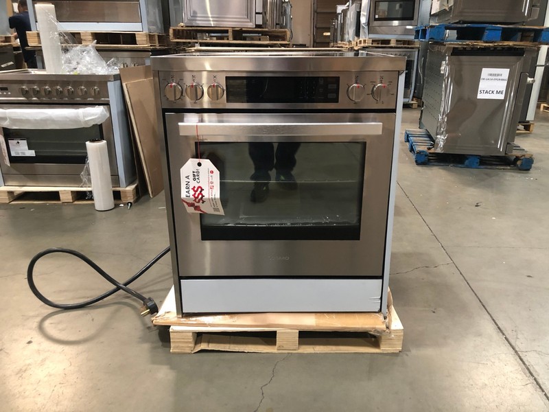 30 in. Electric Range, 5 Surface Burners (OPEN BOX, COSMETIC IMPERFECTIONS) gallery