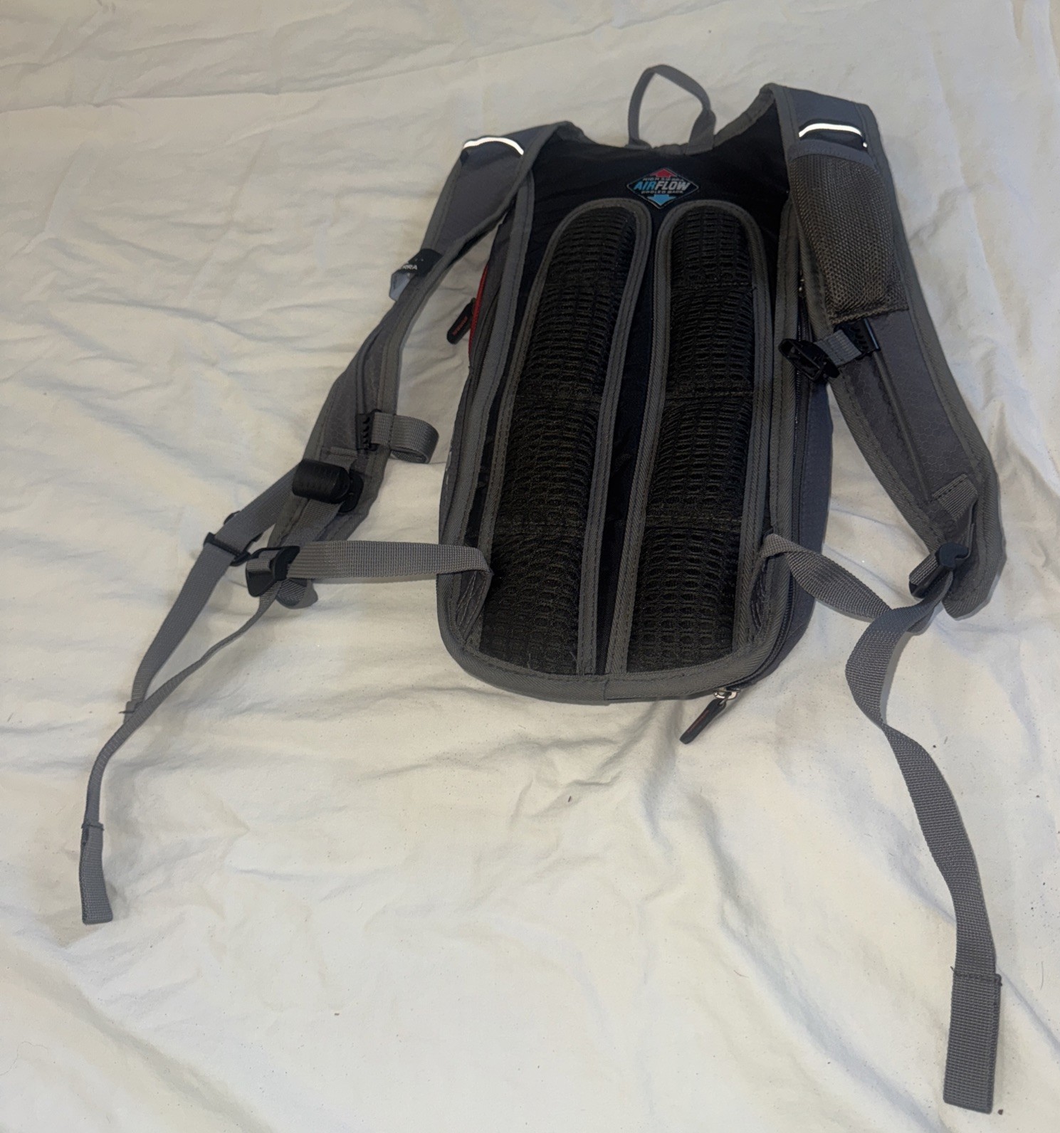 High Sierra Air Flow Cool Back red and gray/ thin/small backpack 3