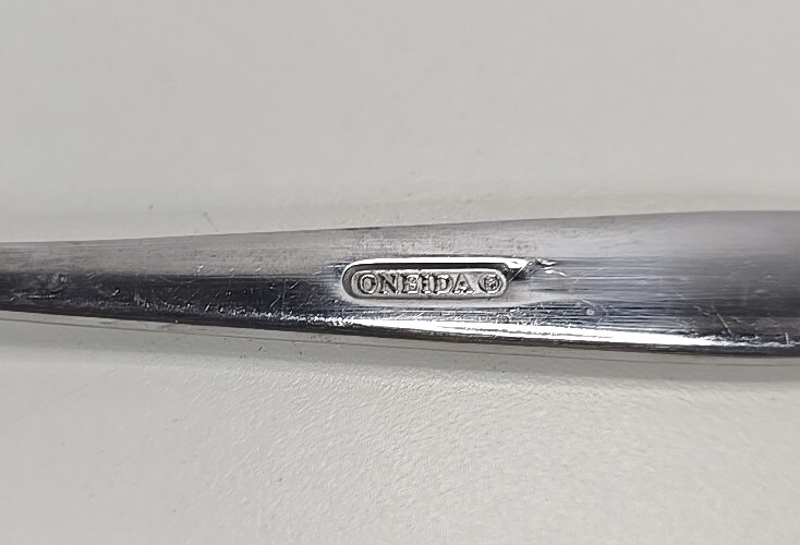 Oneida Mooncrest Stainless Steel Dinner Fork gallery