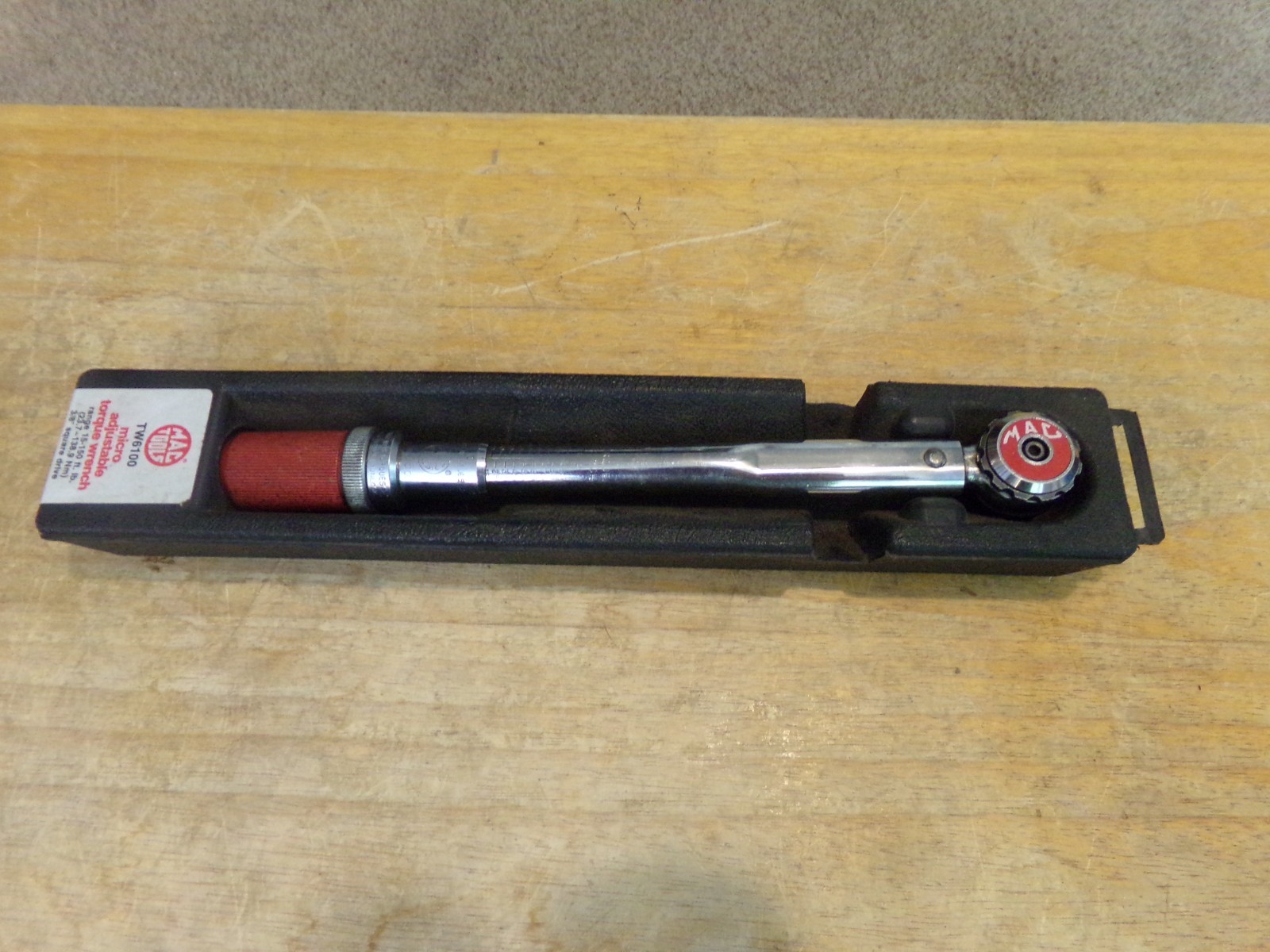 Mac Tools TW61000 15-100 ft. lb Torque Wrench 3/8” Drive gallery