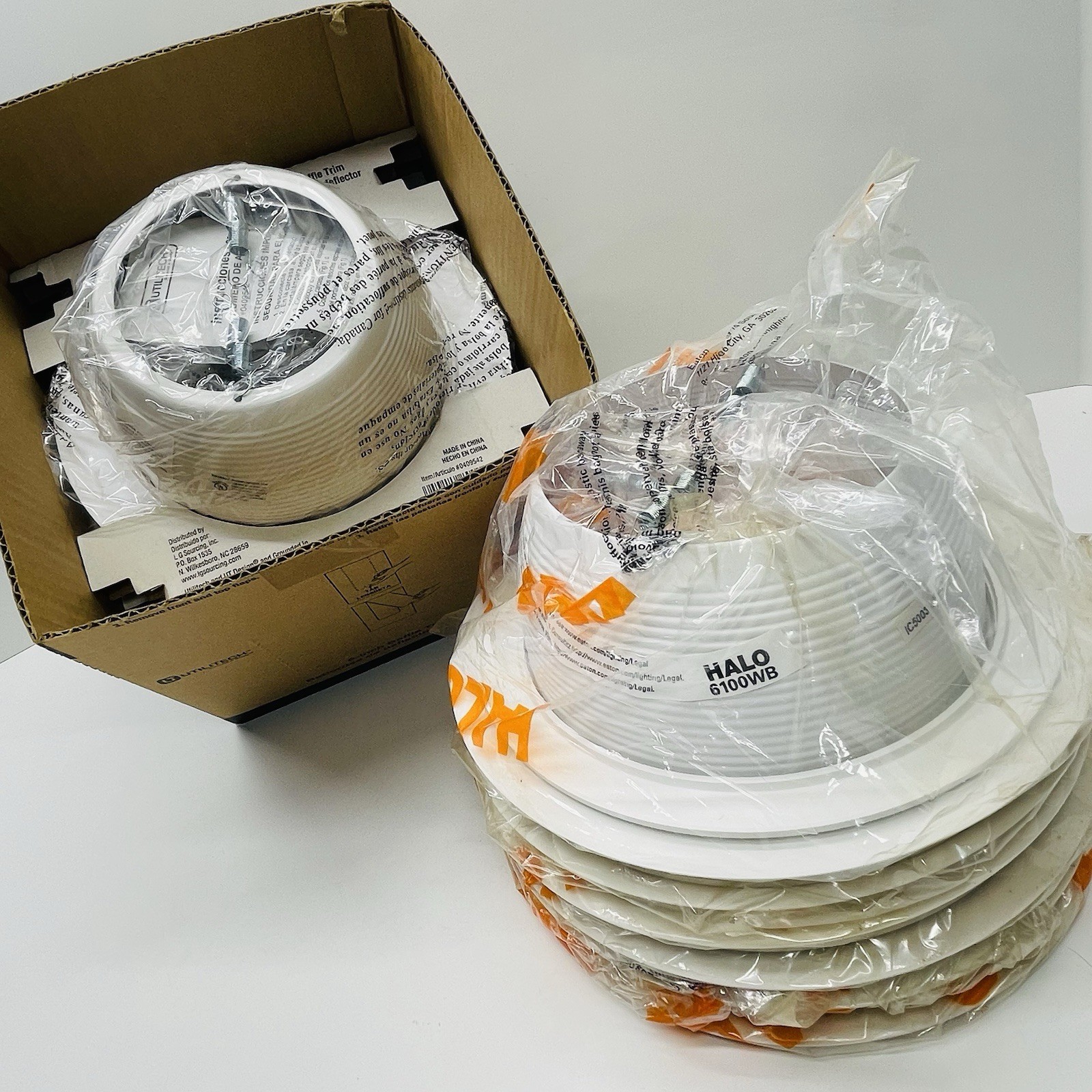 6" White Recessed Lighting Tapered Baffle w Trim Ring Halo & Utilitech LOT OF 12 gallery