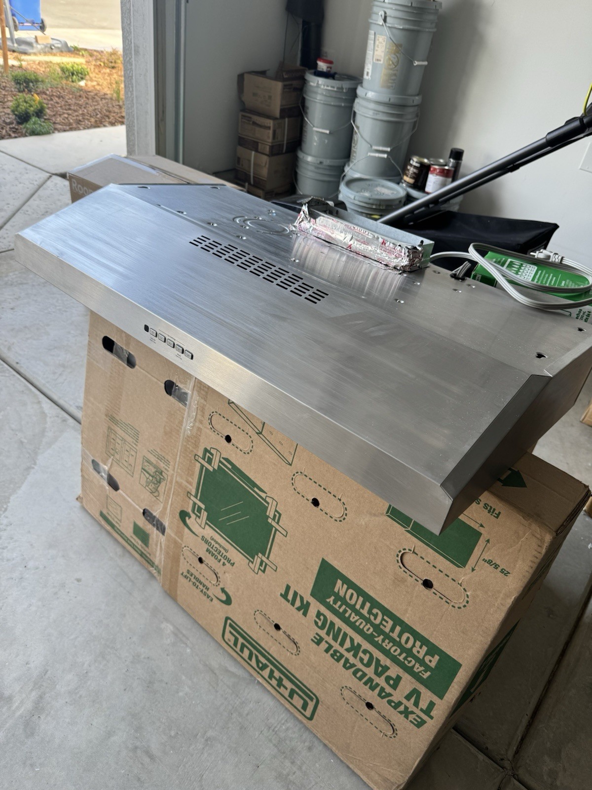 GE 30 in. Over the Range Convertible Range Hood with Light in Stainless Steel gallery