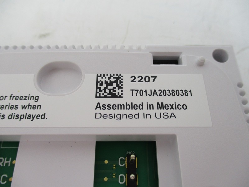 Pro1 AQ T701 Digital Non-Programmable Thermostat 1 Heat/1 Cool/On-Auto Stages gallery