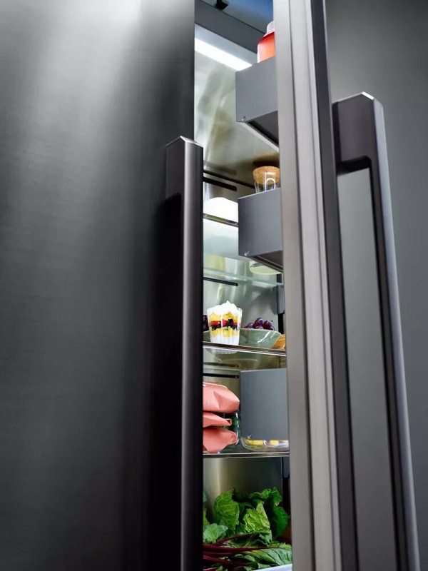 Dacor Contemporary 24" Panel-Ready Freezer Column - DRZ24980LAP gallery
