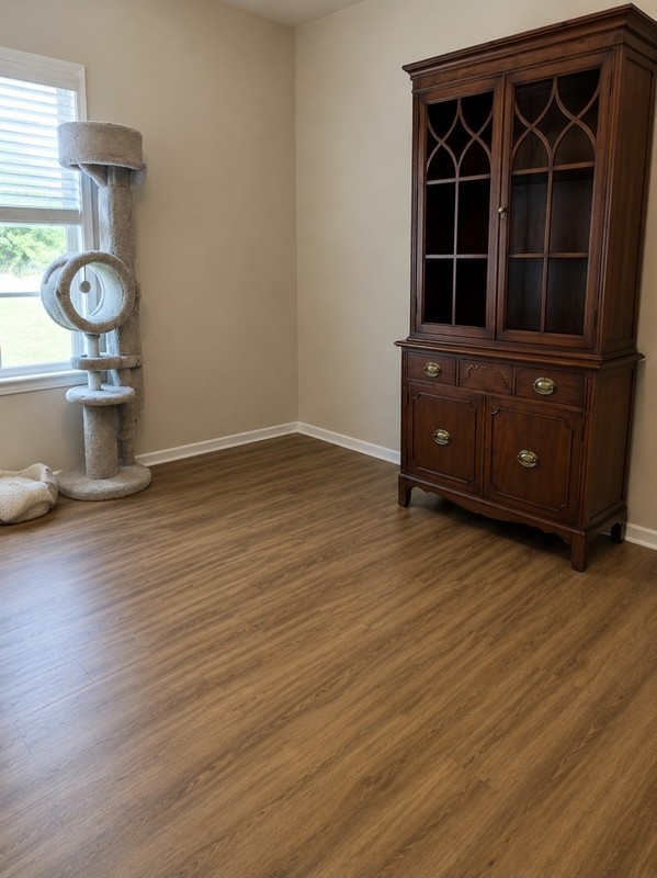 Fully Restored Duncan Phyfe Dining Room Set with China Cabinet. gallery