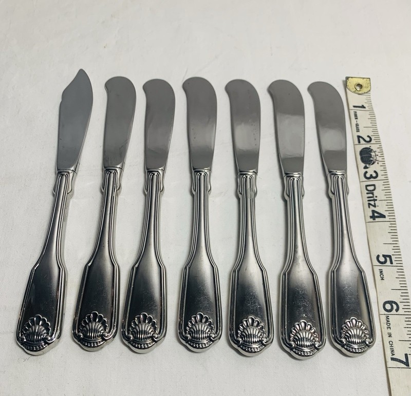 7 Oneida Heirloom Silver CLASSIC SHELL Stainless Steel H.H. Butter Spreaders gallery