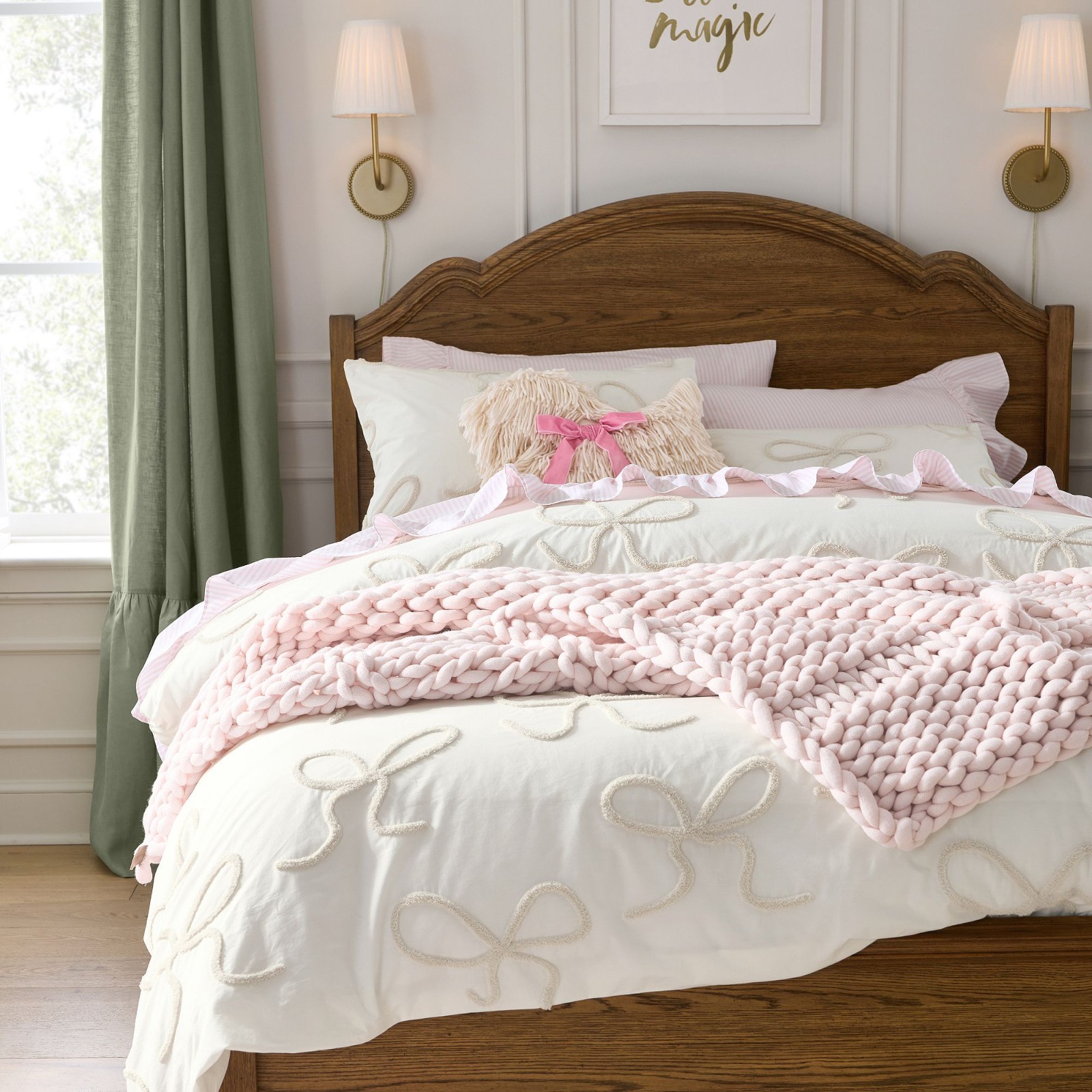 Pottery Barn Best Seller Dancing Bows Quilt - Blush gallery