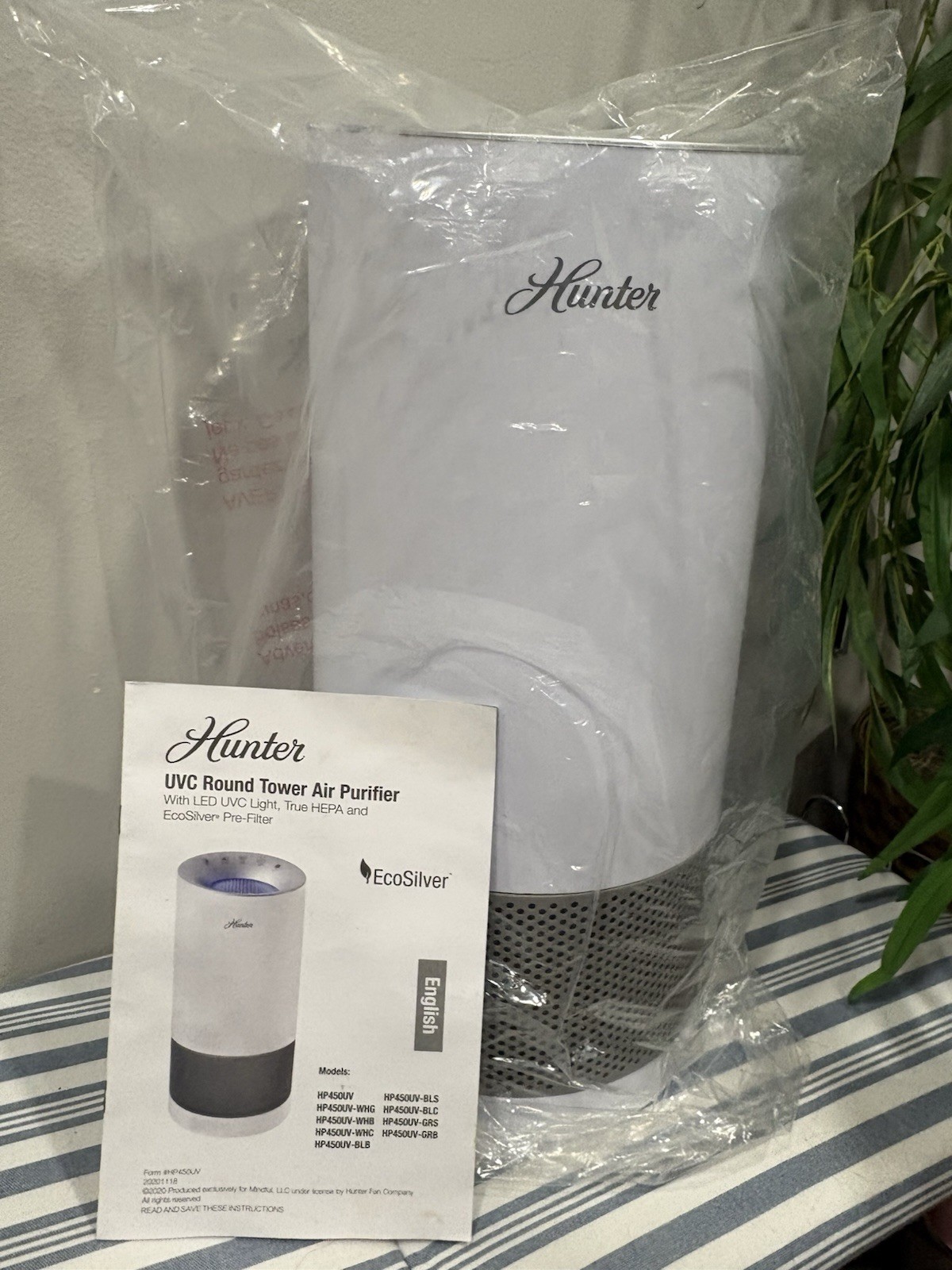 Hunter HP450UV Tower Air Purifier True HEPA UV-C Timer White/Gray 151-215 gallery