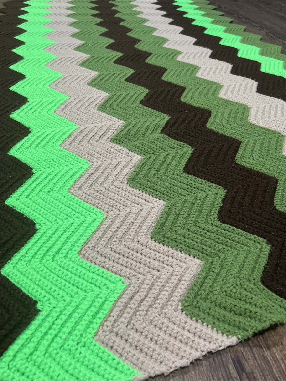 Vtg MCM 1960s 1970s Ripple ZigZag Chevron Afghan Granny Core Blanket Throw 73x42 gallery