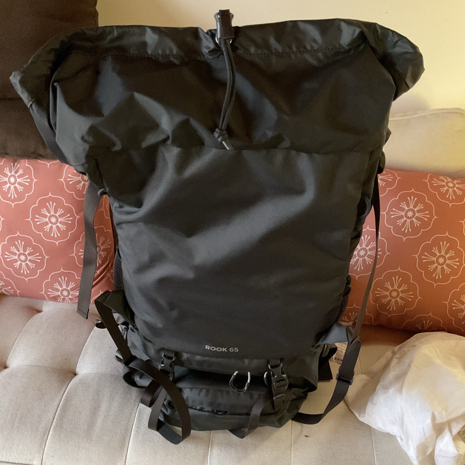 Osprey Rook 65 65L Black Hiking Backpack Ventilated Back Panel Hydration 2