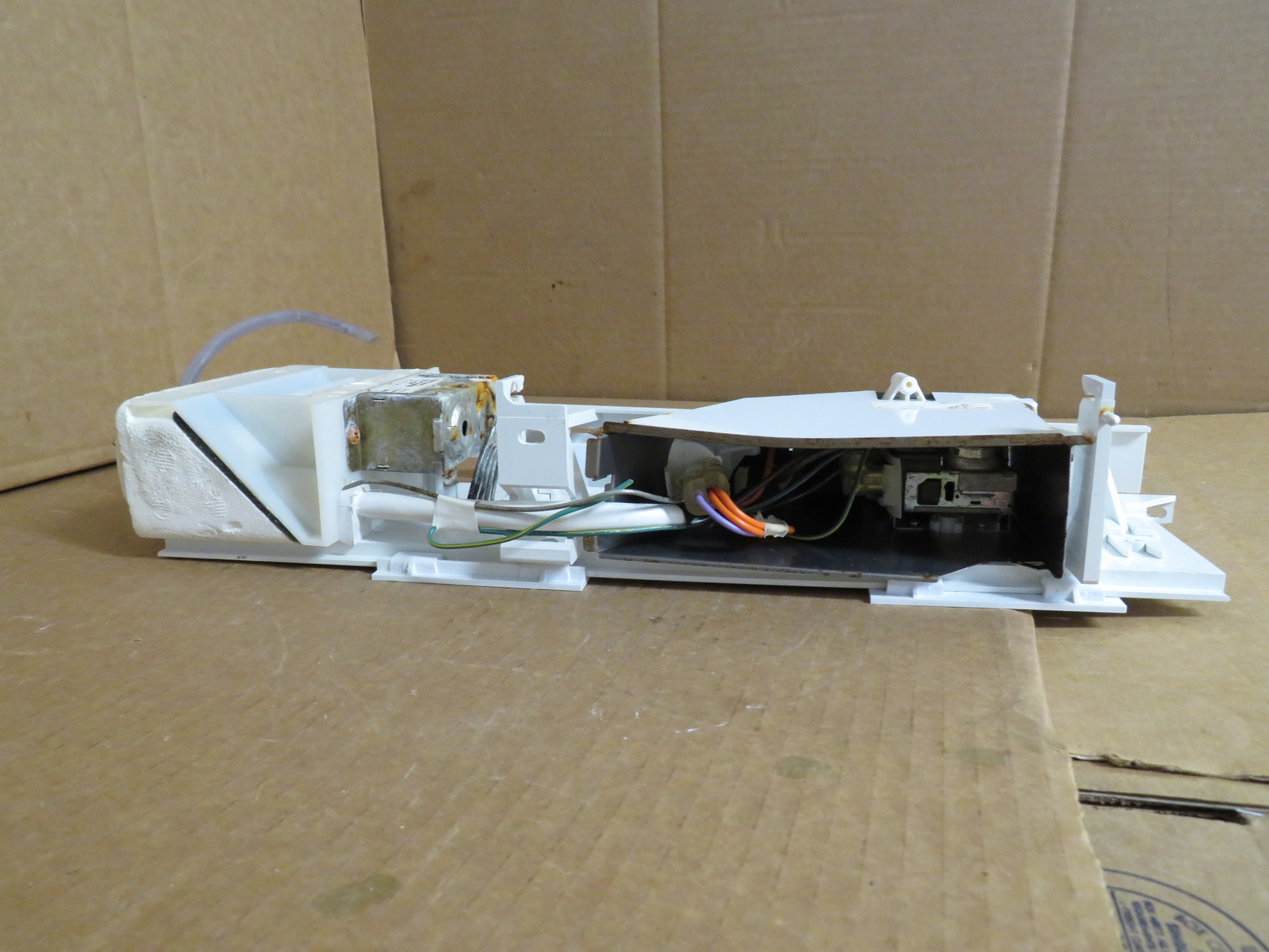GE Refrigerator Damper Control in Housing Part # WR09X10006 WR17X3323 WR02X8831 gallery