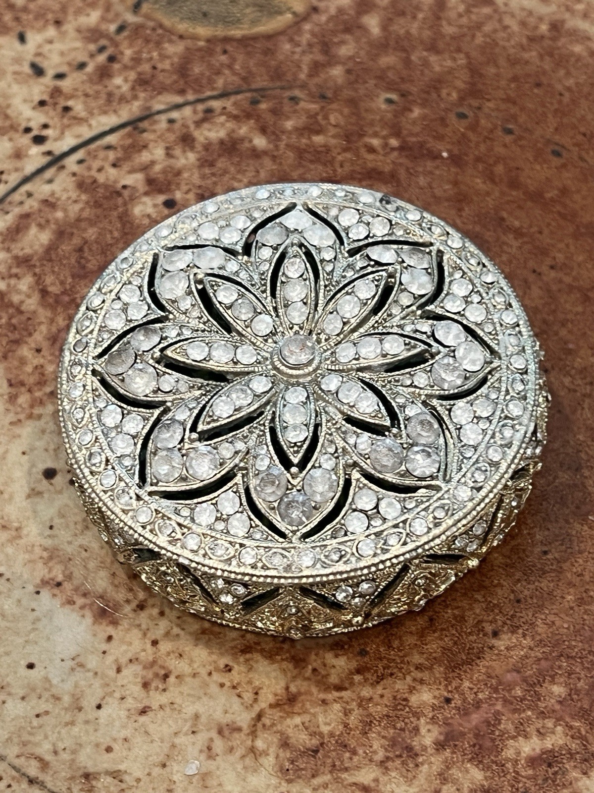 New in Box - Olivia Riegel Silver Windsor Round Box Collectible gallery