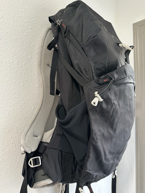 Gregory Z30 Hiking Backpack 30L Black Backpacking Camping 2