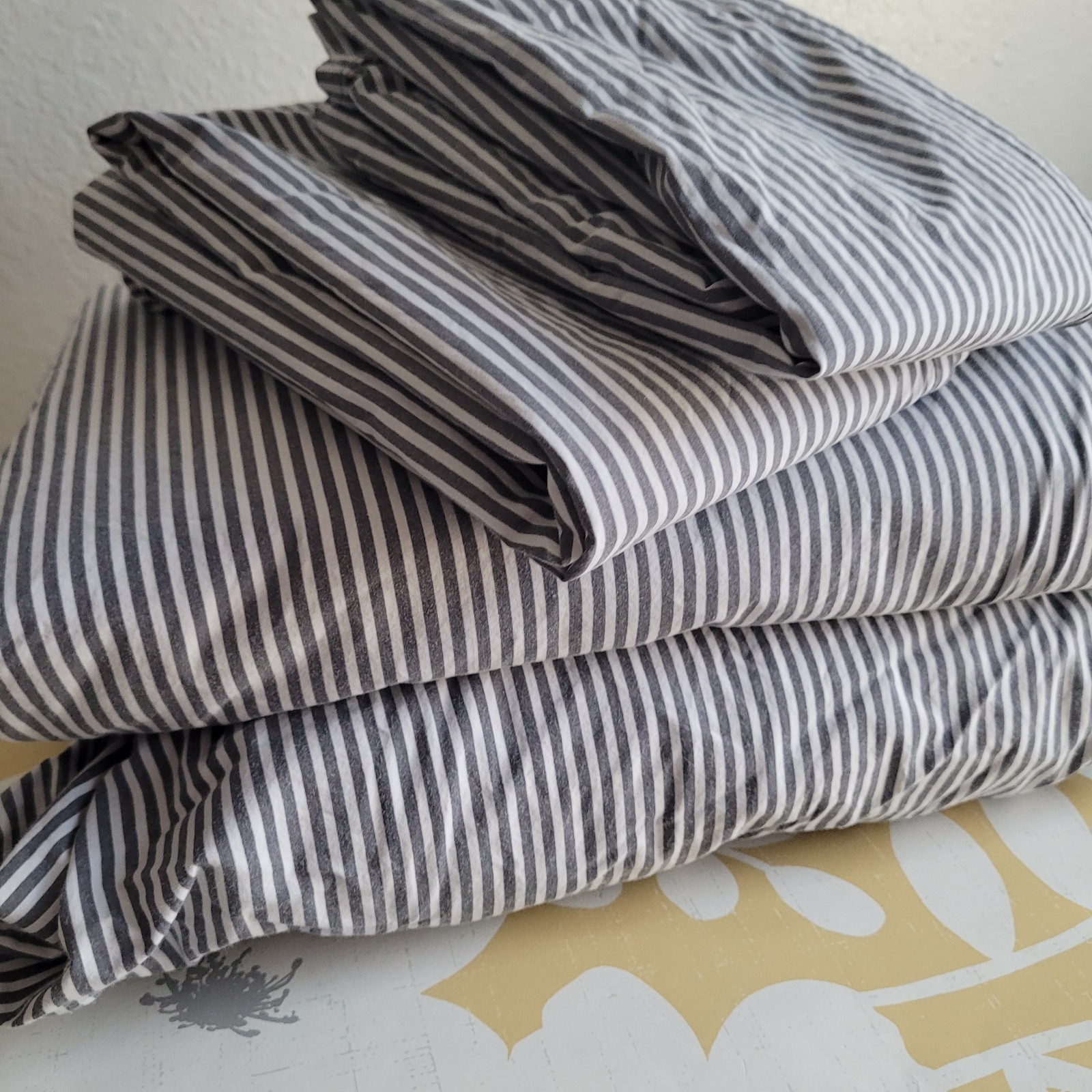 Brooklinen Gray & White Striped King Sheet Set Crisp Cotton 4 Pieces gallery