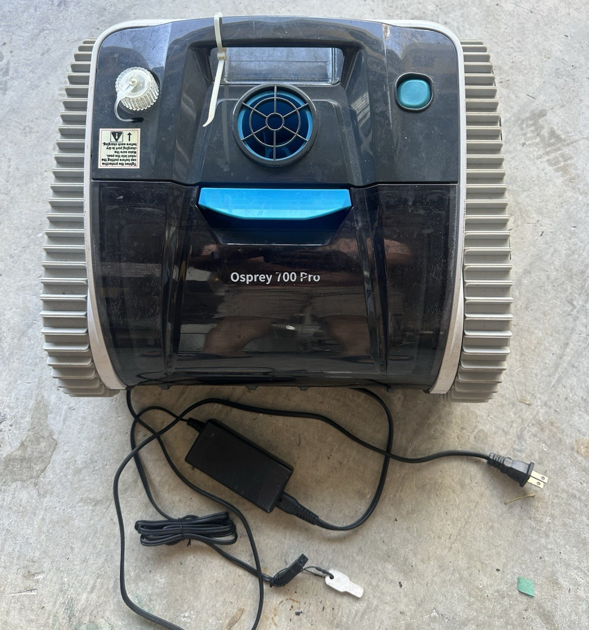 WYBOT Robotic Pool Cleaner Osprey 700 Pro FOR PARTS OR REPAIR - Non-Working gallery