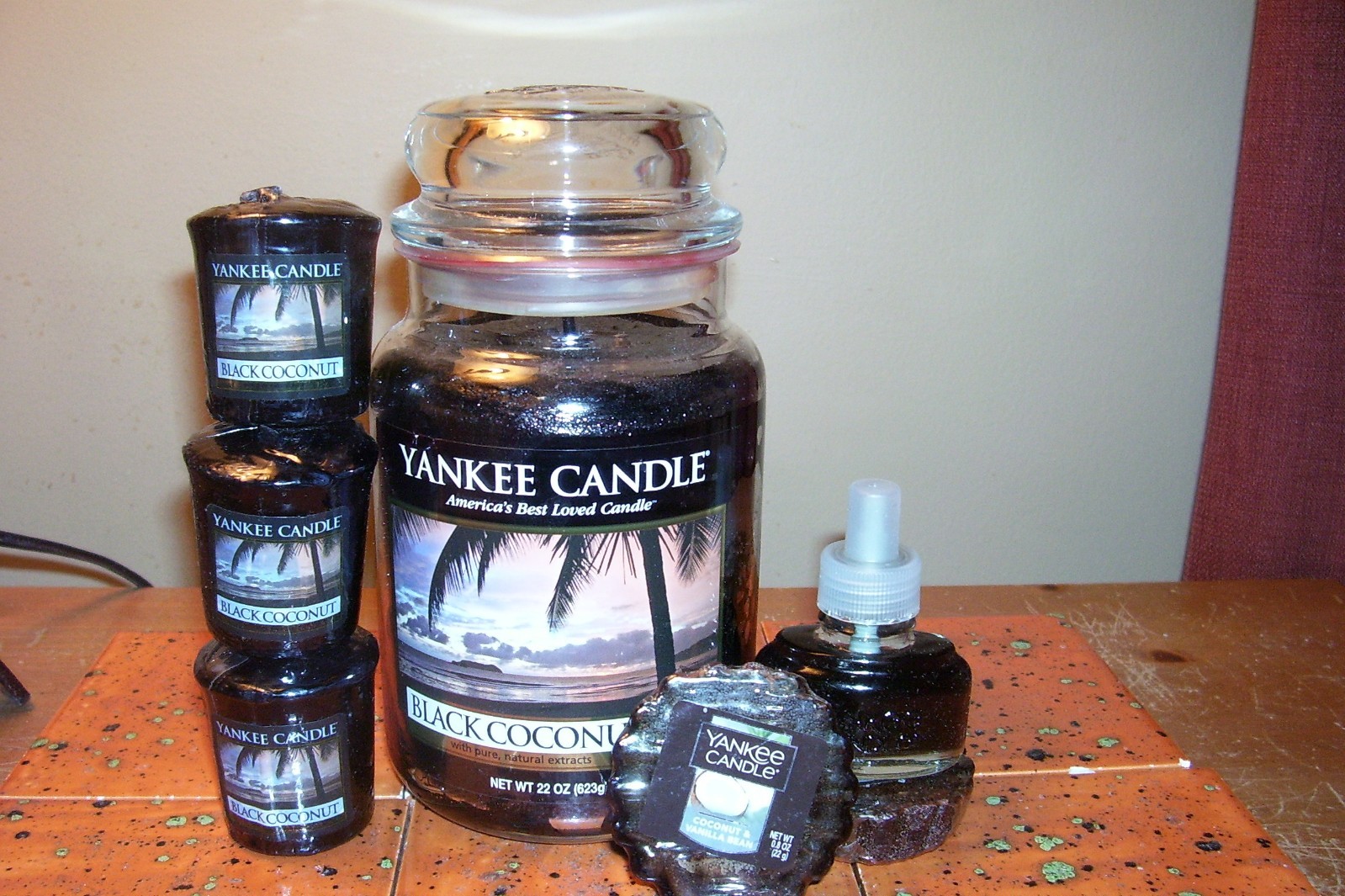 yankee candle 22oz JAR BLACK COCONUT + REFILL+ 3 VOTIVES + 2 COCO VAN BEAN TARTS gallery