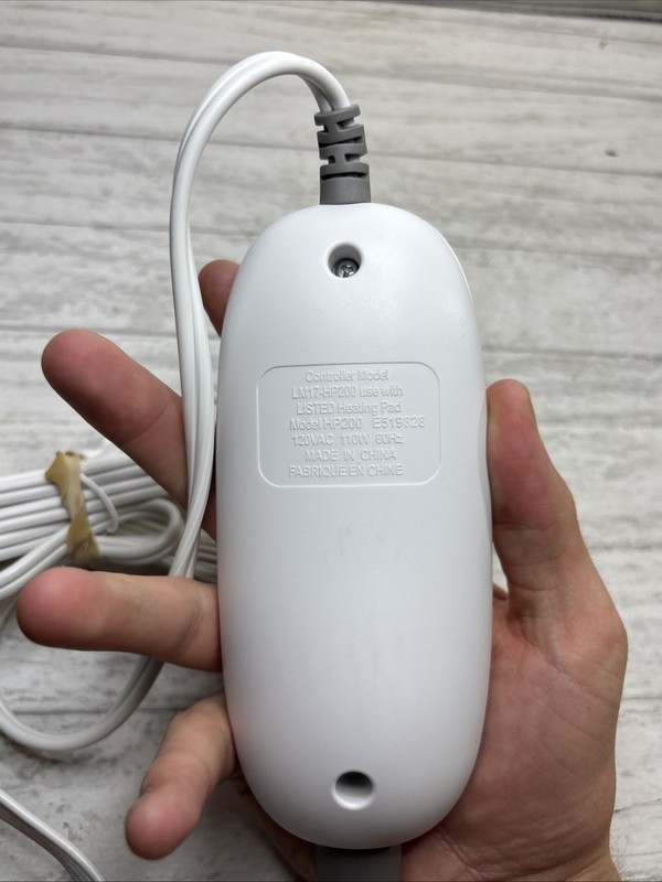 Bedsure Controller LM17-HP200 Remote Control Power Cord (For Heating Pad HP200) gallery
