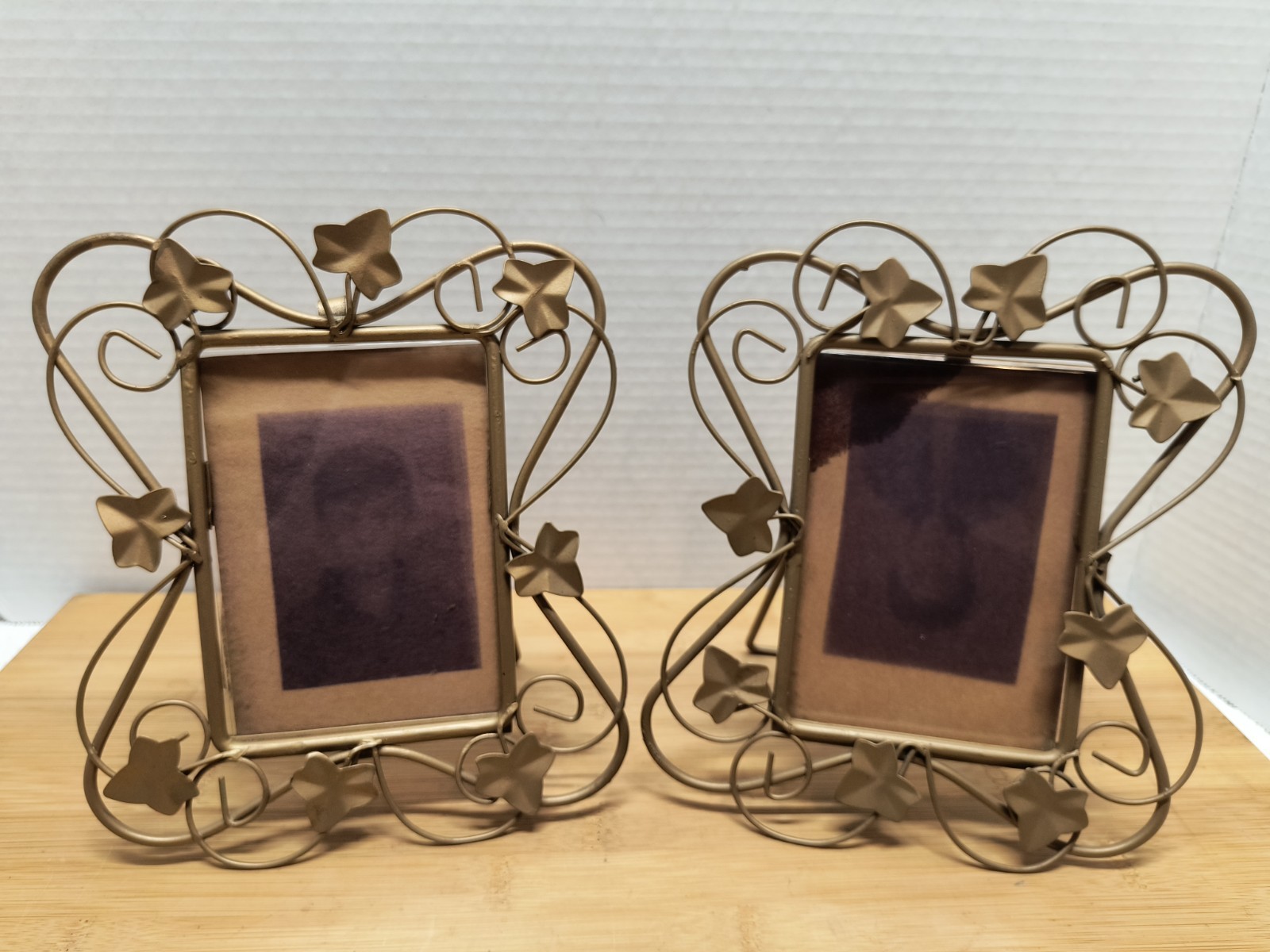 2 PHOTO FRAMES Three Hands Corp Metal Gold Leaves Tabletop for 3.5x5" Picture gallery