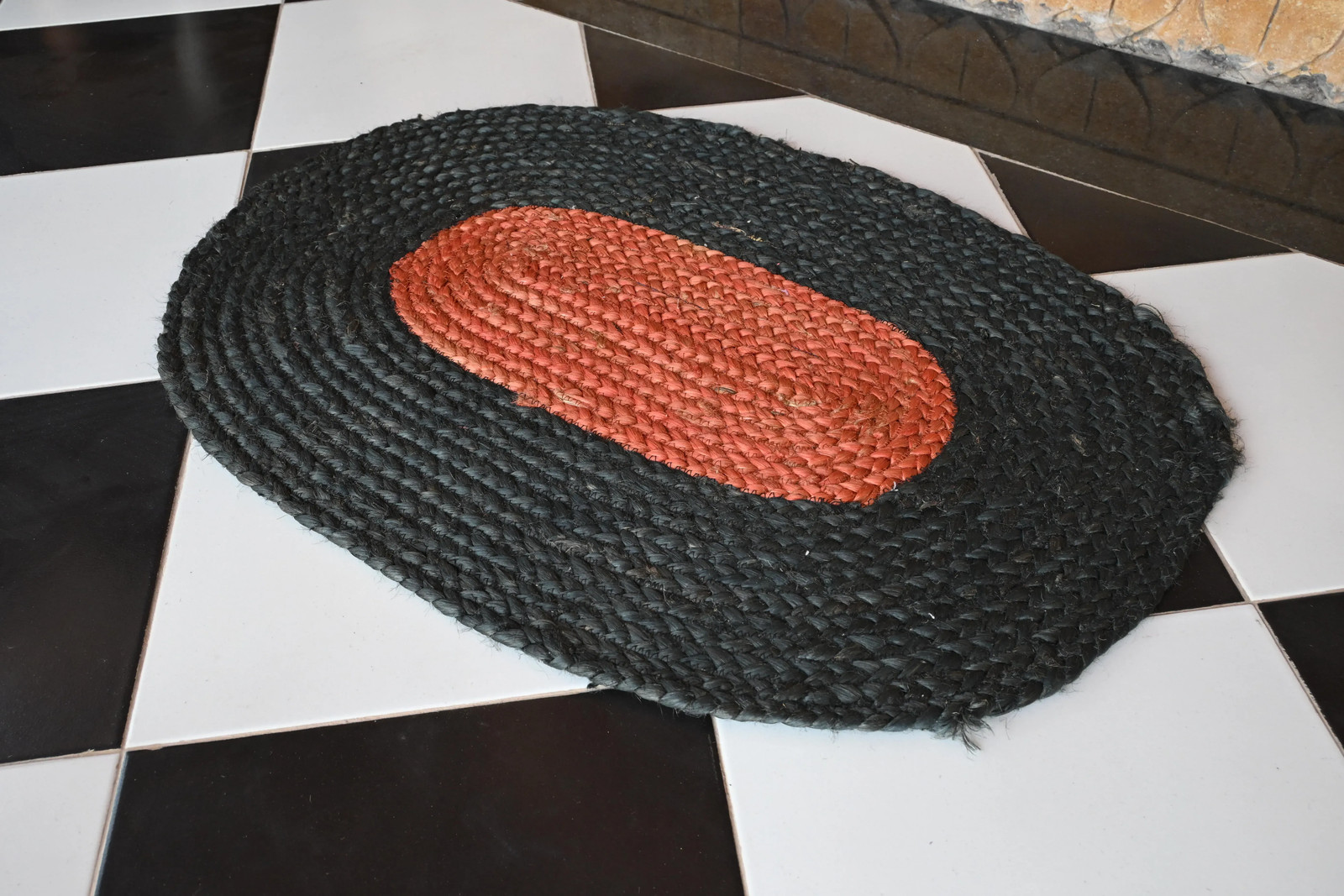Rugmoda Jute Black & Terracotta Braided Oval 1.5x2 ft Entryway Doormat Rug gallery