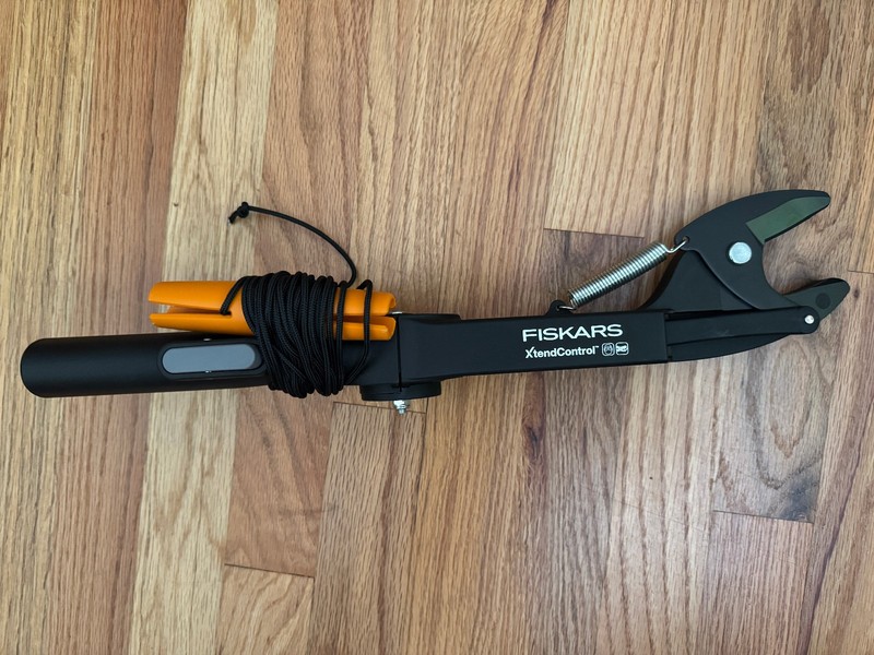 Fiskars XtendControl with Linear Double-Pulley Pruning Head and Cord gallery