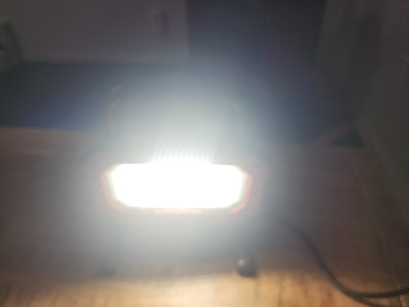 Snap On Tool LED Work Light 2000 Lumens 120 Volts AC 692404 25 Watts gallery