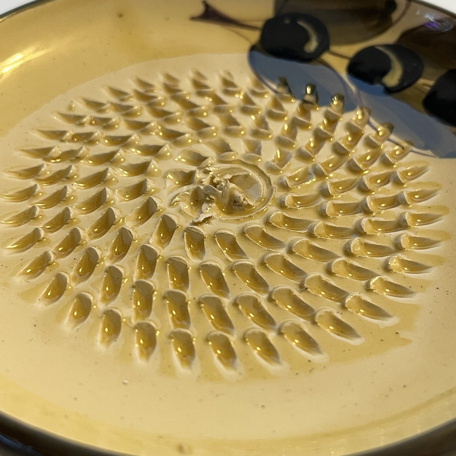 Garlic Grater Zester Rasper 4 3/4" Plate Dish SPAIN Ceramica Andaluza RUPI 1980 gallery