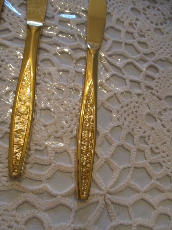 CUSTOM DESIGN STAINLESS JAPAN FLATWARE MIXED LOT SET GOLDPLATED-19 Pieces gallery