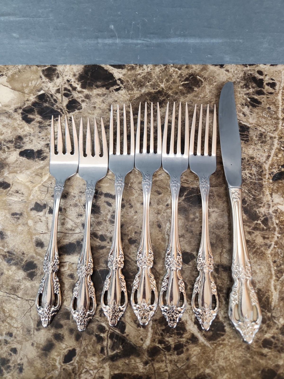 7 Piece Lot Oneida Deluxe RAPHAEL Stainless Dinner Fork Salad Fork Dinner Knife gallery