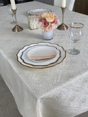 Lawrence Tablecloth Seamless Machine Washable and Dryable Home & Party Brand New