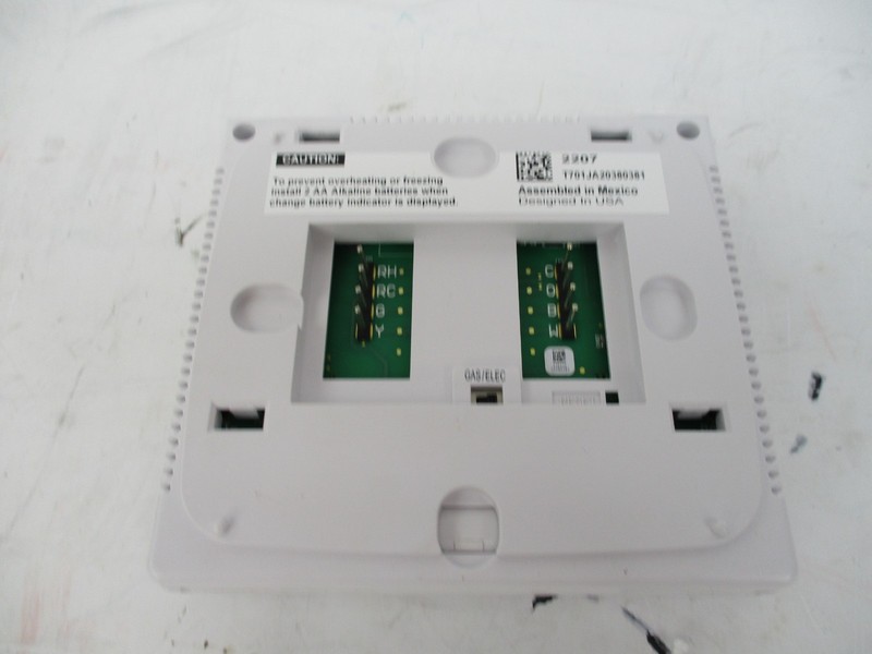 Pro1 AQ T701 Digital Non-Programmable Thermostat 1 Heat/1 Cool/On-Auto Stages gallery