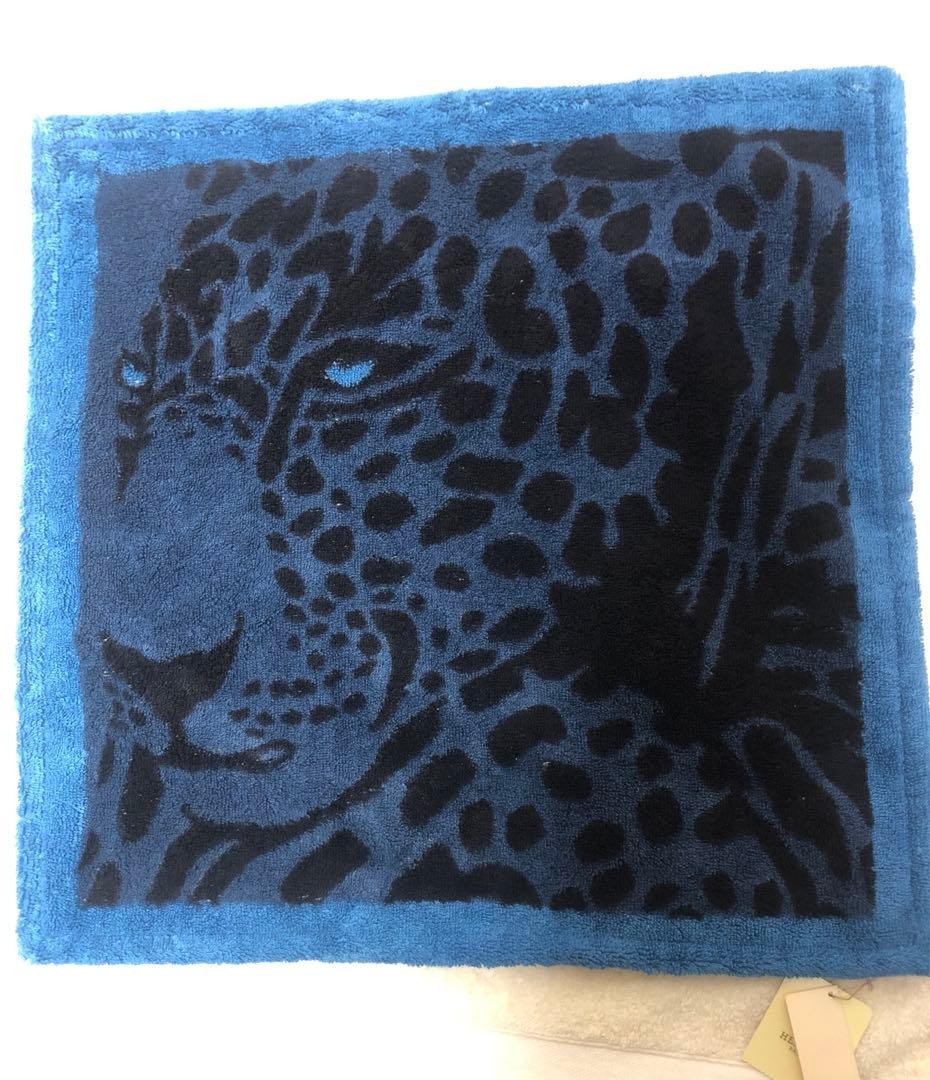 HERMES Beach Towel Leopard 41cm(16in) × 41cm(16in) Without BOX gallery