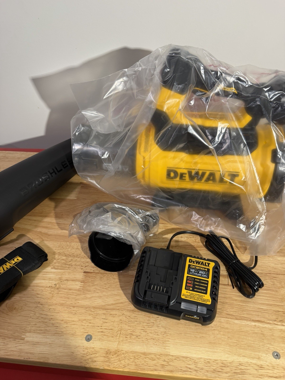 Dewalt 60v Max Flexvolt Axial Handheld Blower DCBL777 (Tool Only) gallery