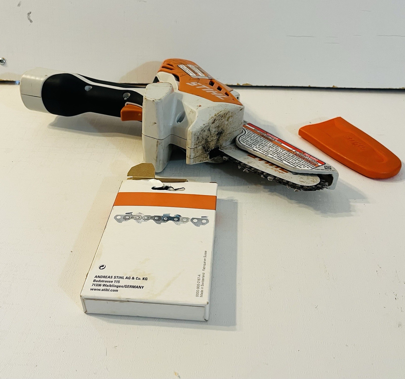 Stihl GTA 26 Lightweight Compact Battery-Powered 10.8-Volt Garden Pruner 3359 gallery
