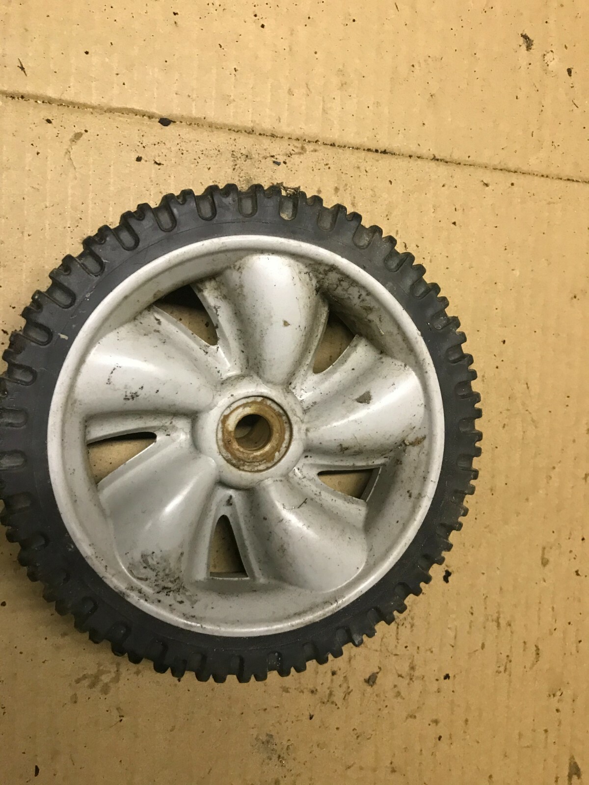 BOLENS Troy Bilt Mower 11A-414A065 WHEEL 734-1988 (7) gallery