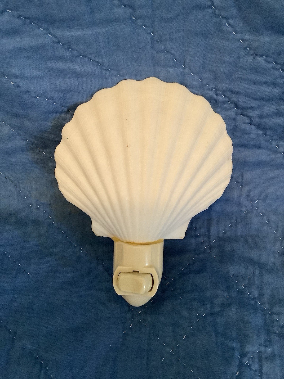 Vintage Seashell Night Light Natural Color Scallop Shell Beach Cottage gallery