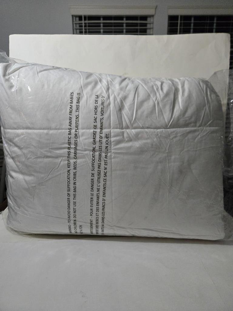 UNIKOME Medium Weight Extra Soft Goose Down and Feather Fiber King Comforter gallery