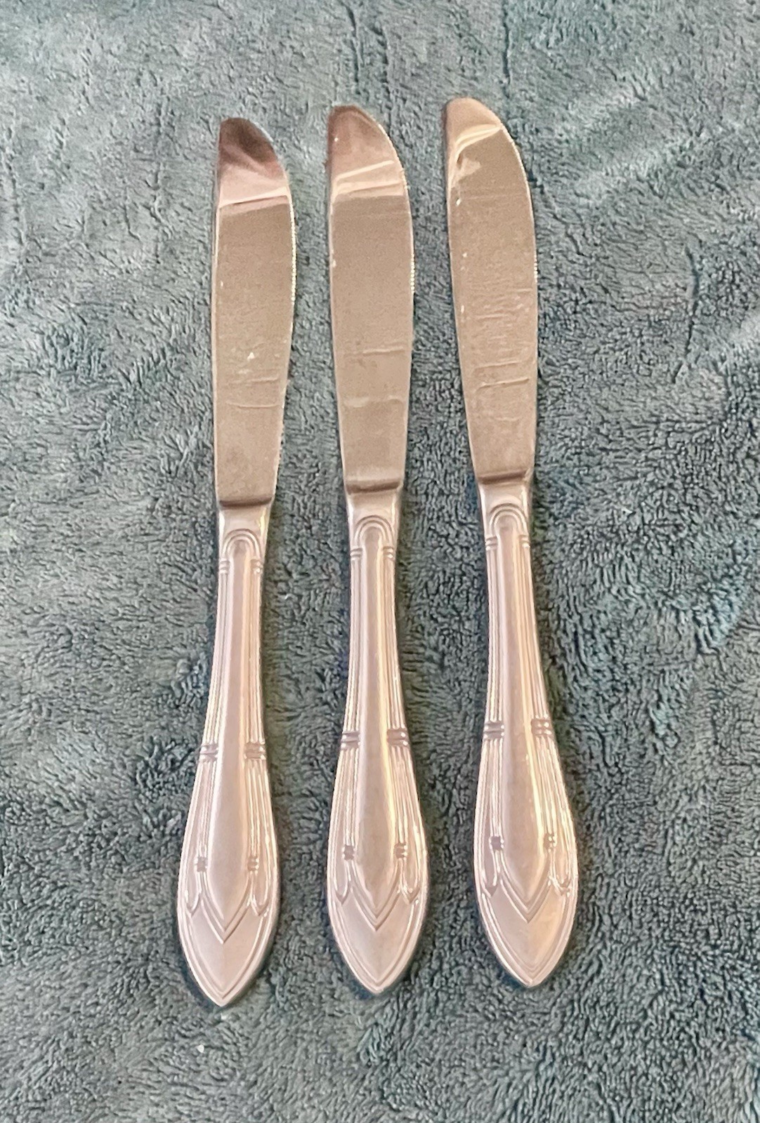 3 HAMPTON "COLOGNE FROSTED" STAINLESS SOLID DINNER KNIVES - OUTLINE, POINTED gallery
