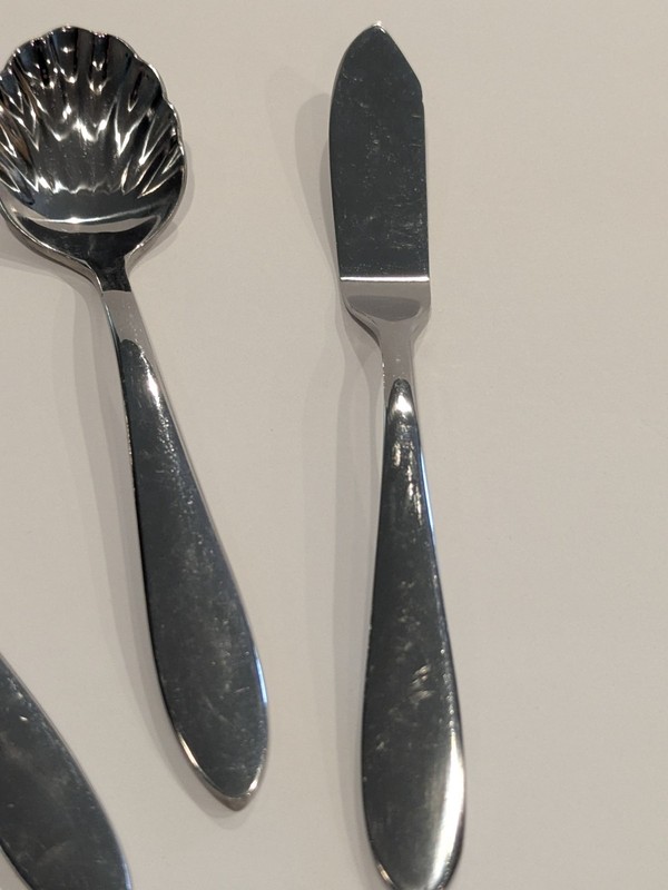 Oneida Mooncrest Stainless Sugar Shell Spoons And Butter Knife/Spreader gallery