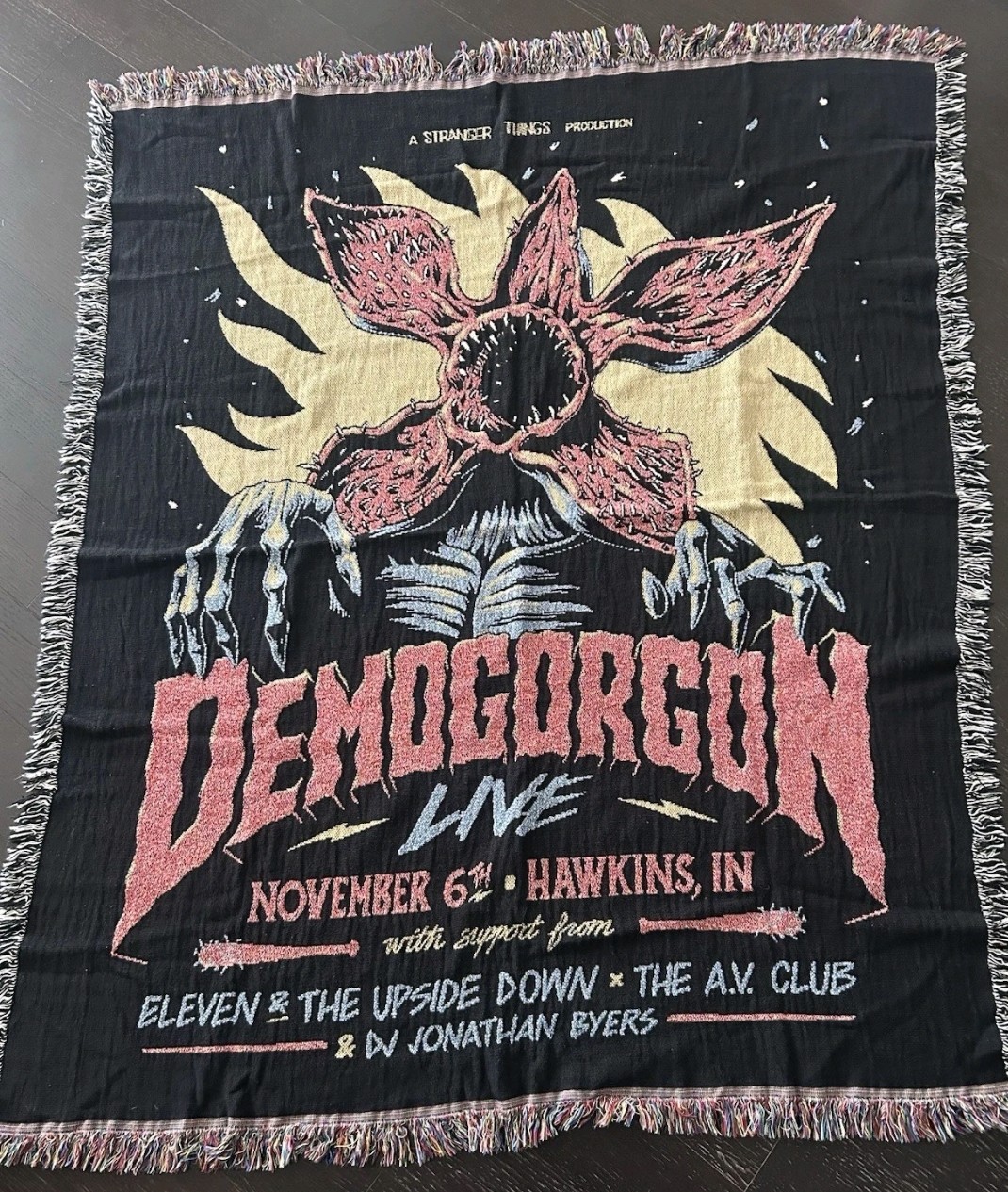 LIMITED EDITION, RARE Stranger Things Demogorgon Fringed Throw Blanket, woven gallery