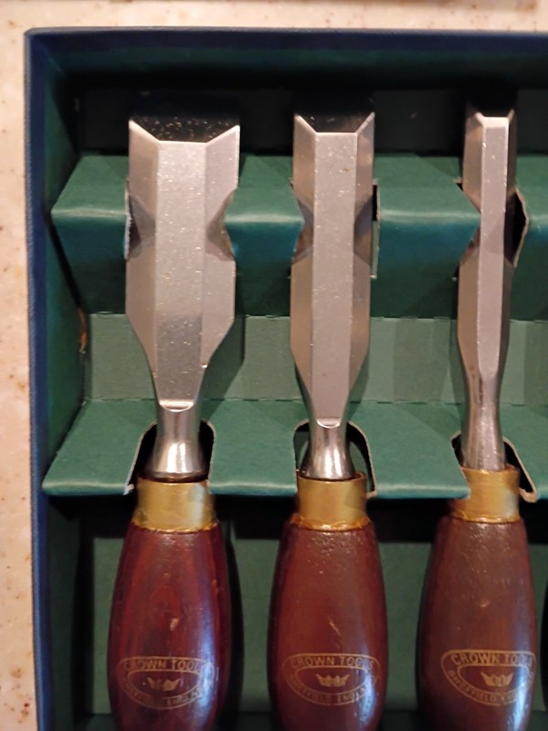 Crown Tools 4 Piece Butt Chisel Set Sheffield England NEW IN BOX NEVER USED gallery