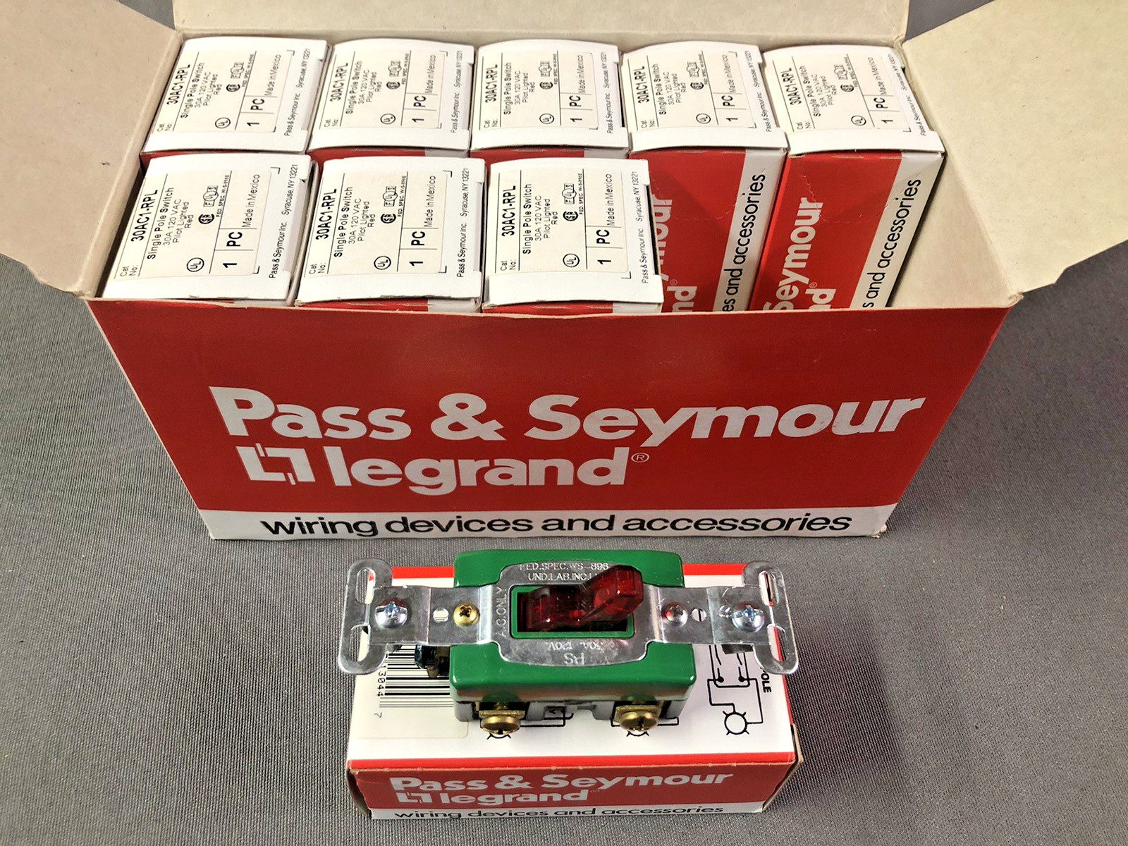 (1) Pass & Seymour Legrand 30AC1-RPL Single Pole Switch 30A 120VAC Pilot Lighted gallery