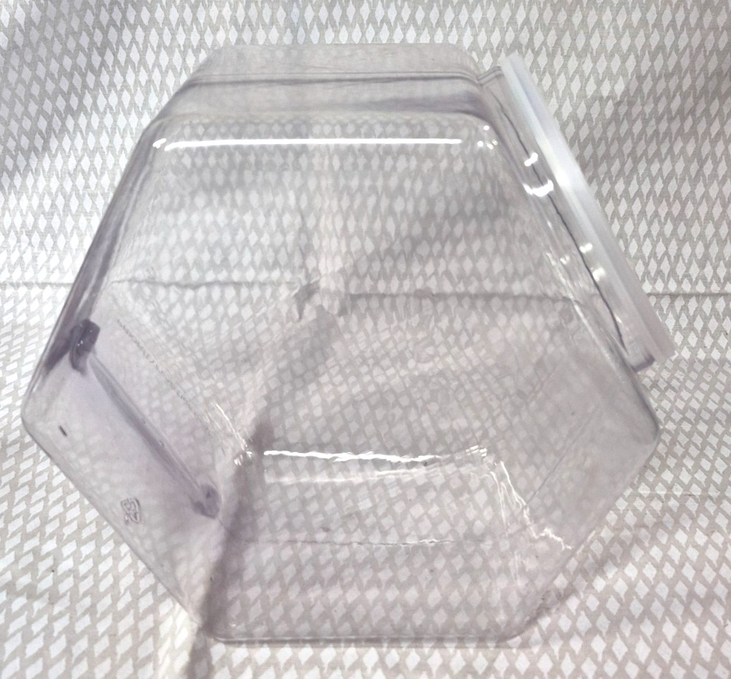 2 x Large Clear Plastic Storage Containers With Lids L8" x H9" x W5" gallery